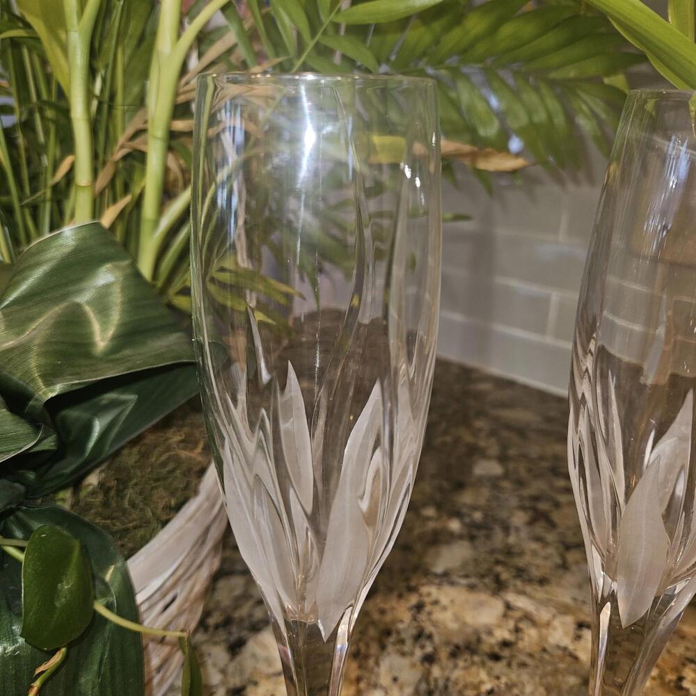 Mikasa Flame D'Amore Crystal Fluted Champagne Glasses Set Of 2 11" Retired - Picture 4 of 6